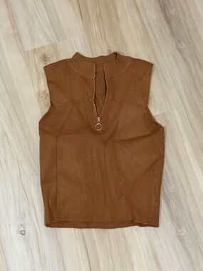 Sleeveless Ribbed Zip-Neck Top - Brown